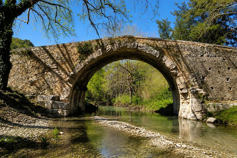 Greek Arch (Elliniki Kamara) at Vrisses village